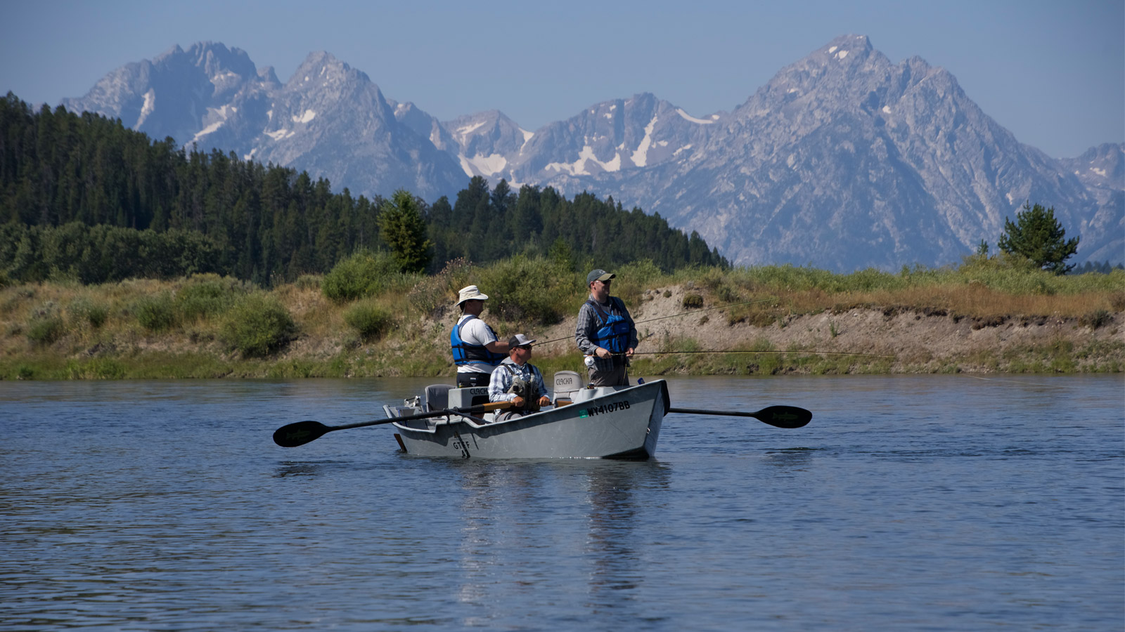 Snake River Fly Fishing 3 Anglers float down the Snake River